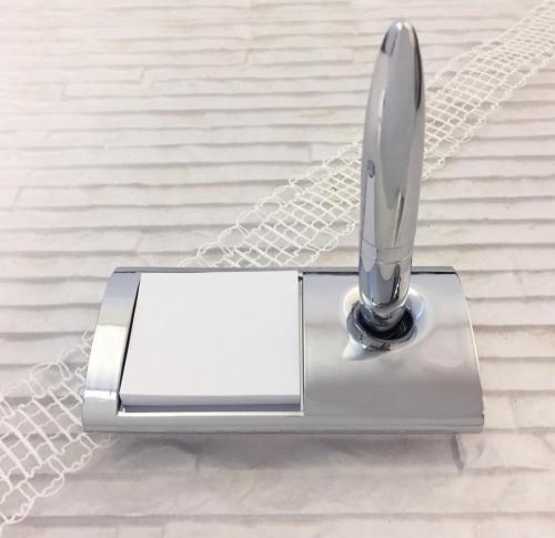 Floating Pen & Post It Pad