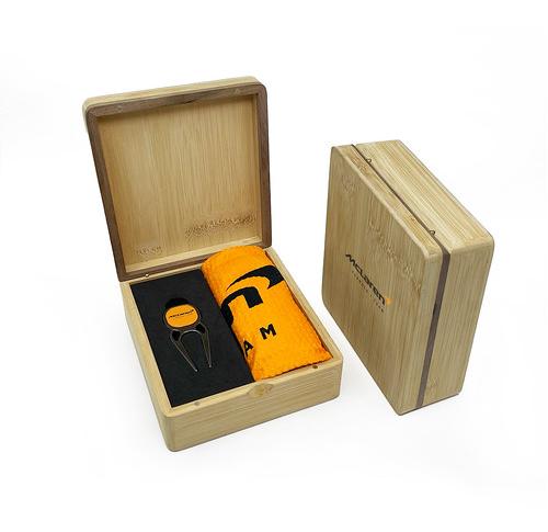 MINI HINGED MAGNETIC BAMBOO TOWEL AND QUATRO GOLF PRESENTATION BOX
